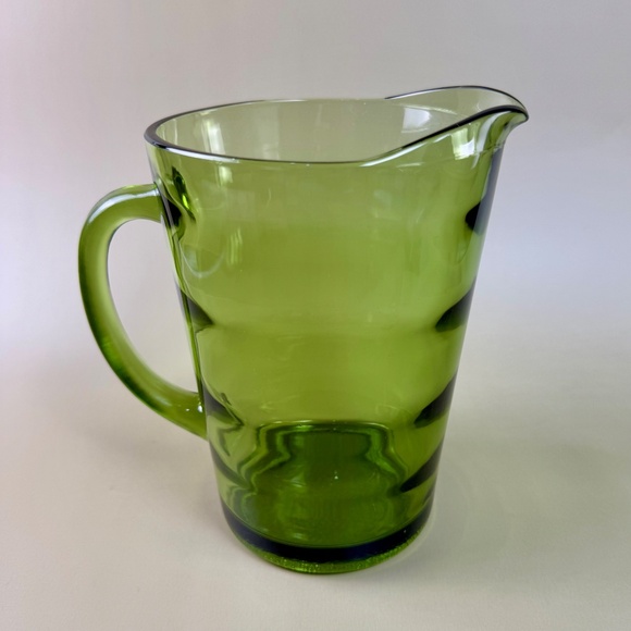 Vintage Green Glass Pitcher with Applied Handle – Mid-Century Blown Glass - Picture 5 of 13
